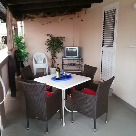 Lili Apartment *