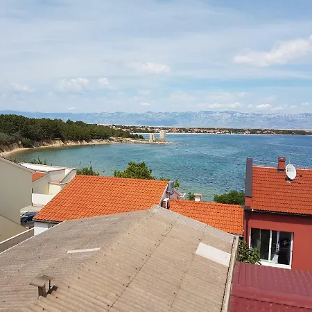 Lili Apartment Vir