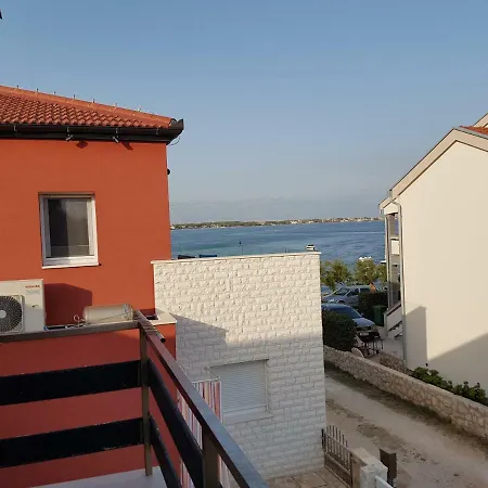 Apartment Lili Vir