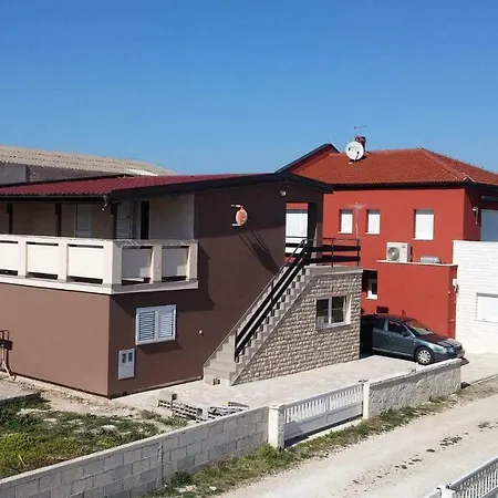 Apartman Lili *